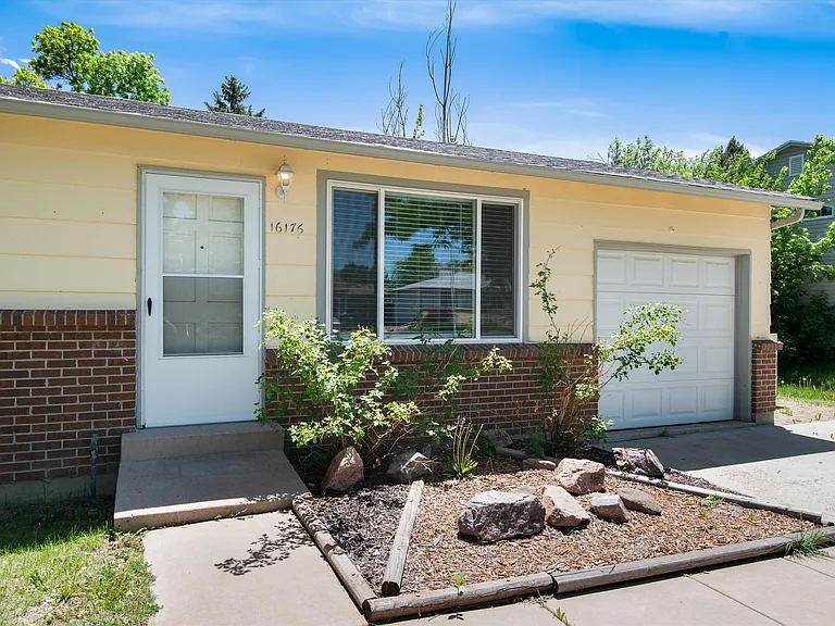 16176 E Bates Dr — Photo 6