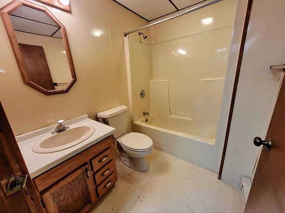 4th image of 545 S Eyder Ave