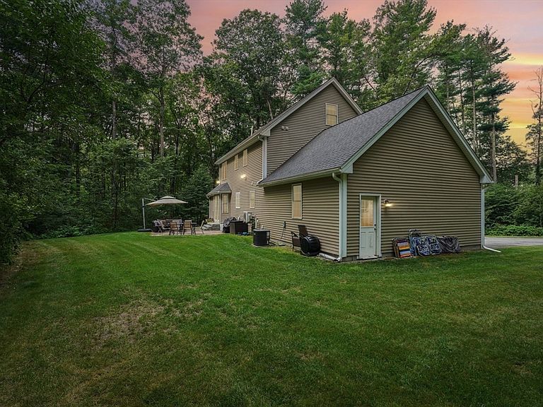 Listing photo 4