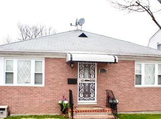 13118 242nd St, Rosedale, NY 11422