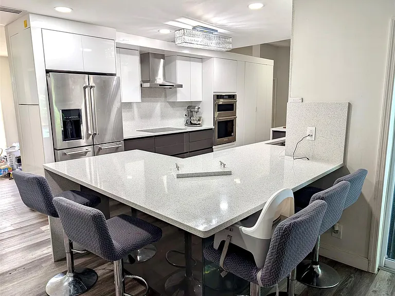6421 Crossbow Ct — Photo 3