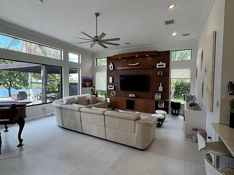 15053 SW 40th St — Photo 12