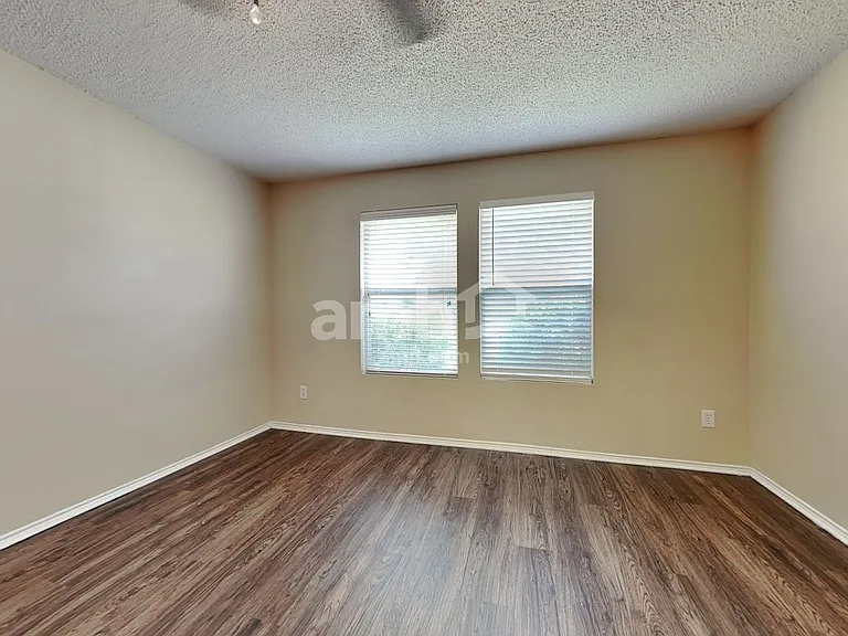 1430 Stewart Dr — Photo 10