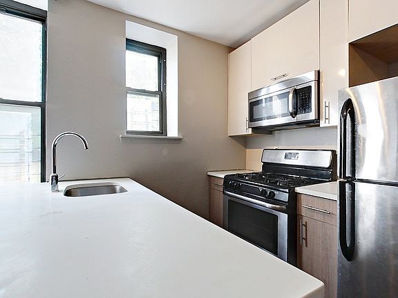 5th image of 1540 Sterling Pl #22