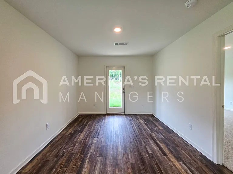 4325 Henry Rd — Photo 27