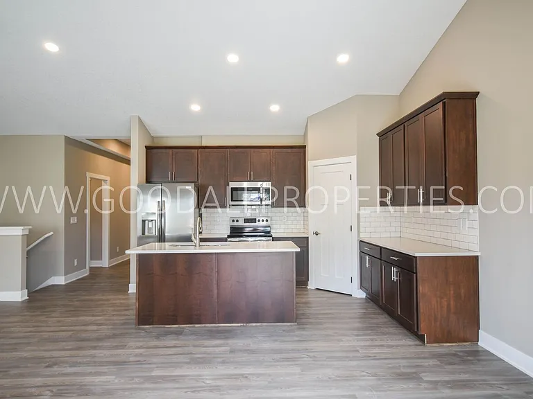 16772 Wilden Dr — Photo 4