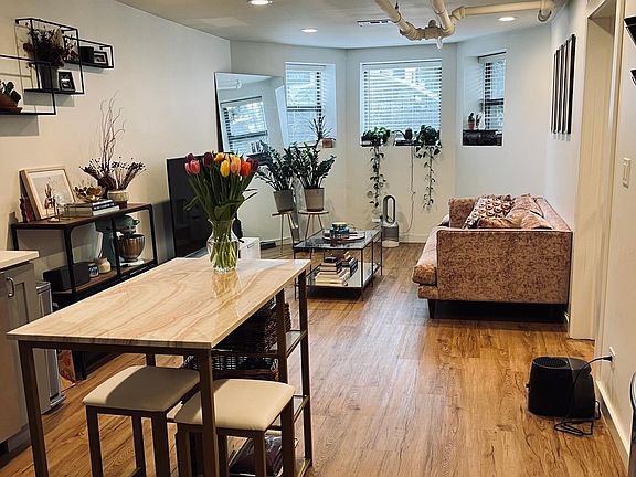 2nd image of 1818 W Augusta Blvd #1G