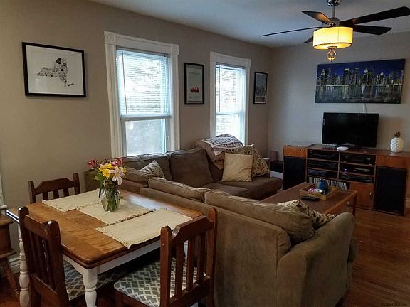 2nd image of 18 Russell St #3