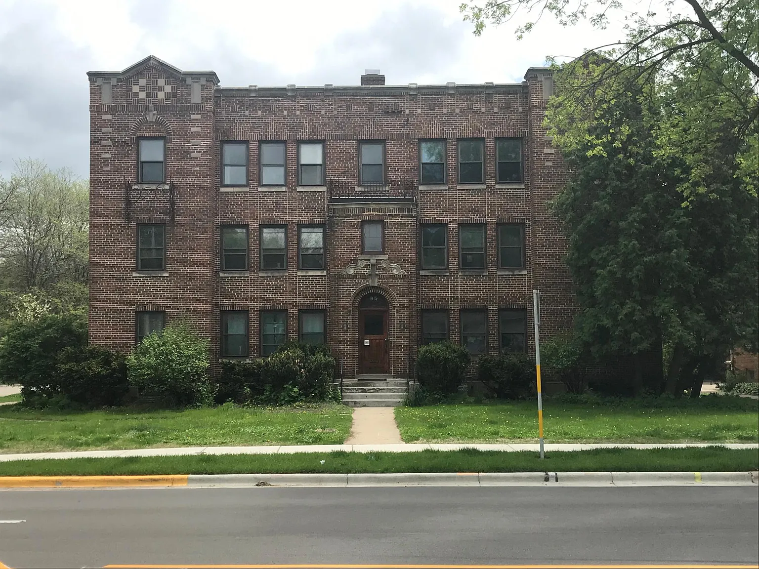 2 bed, 900 sqft, $1,650 — Photo 2