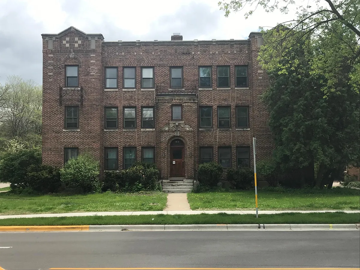 Building Photo - 2901 Monroe St #W2