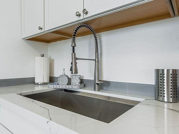 3rd image of 612 S 18th St APT 2