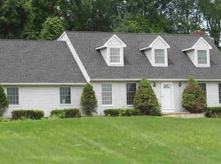 7 Concord Dr, Marlboro, NY 12542