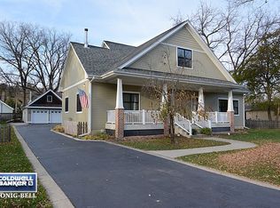 1332 Lowe Dr, Algonquin, IL 60102