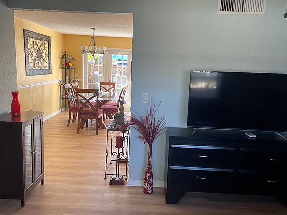 5th image of 1832 Clearbrooke Dr