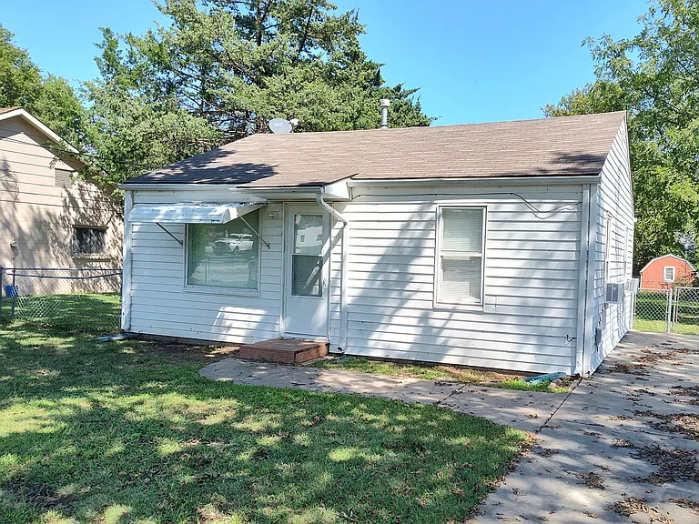 814 N Sheridan Ave — Photo 1