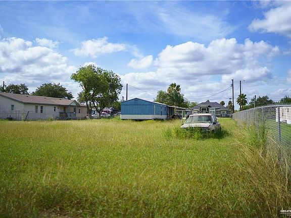 5th image of 1523 Ash Ave