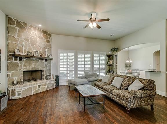 5th image of 2201 Tuscany Dr
