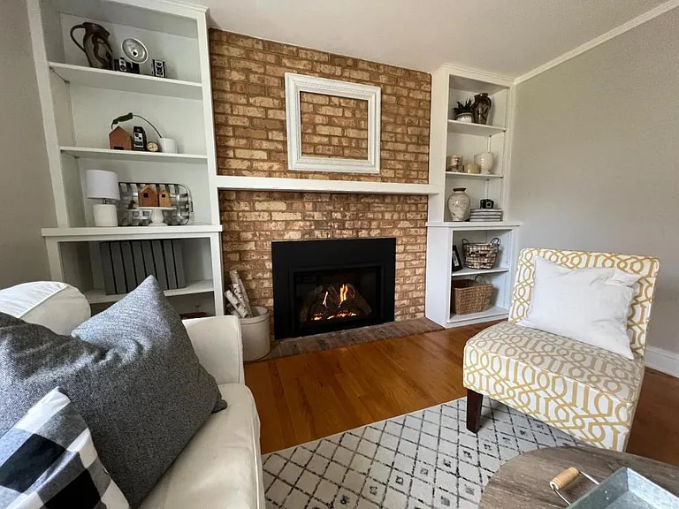 1735 Crestview Dr — Photo 10