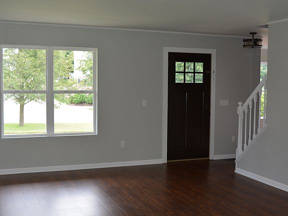 5th image of 420 Mont Eagle St