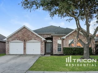 204 E Lynn Creek Dr, Arlington, TX 76002