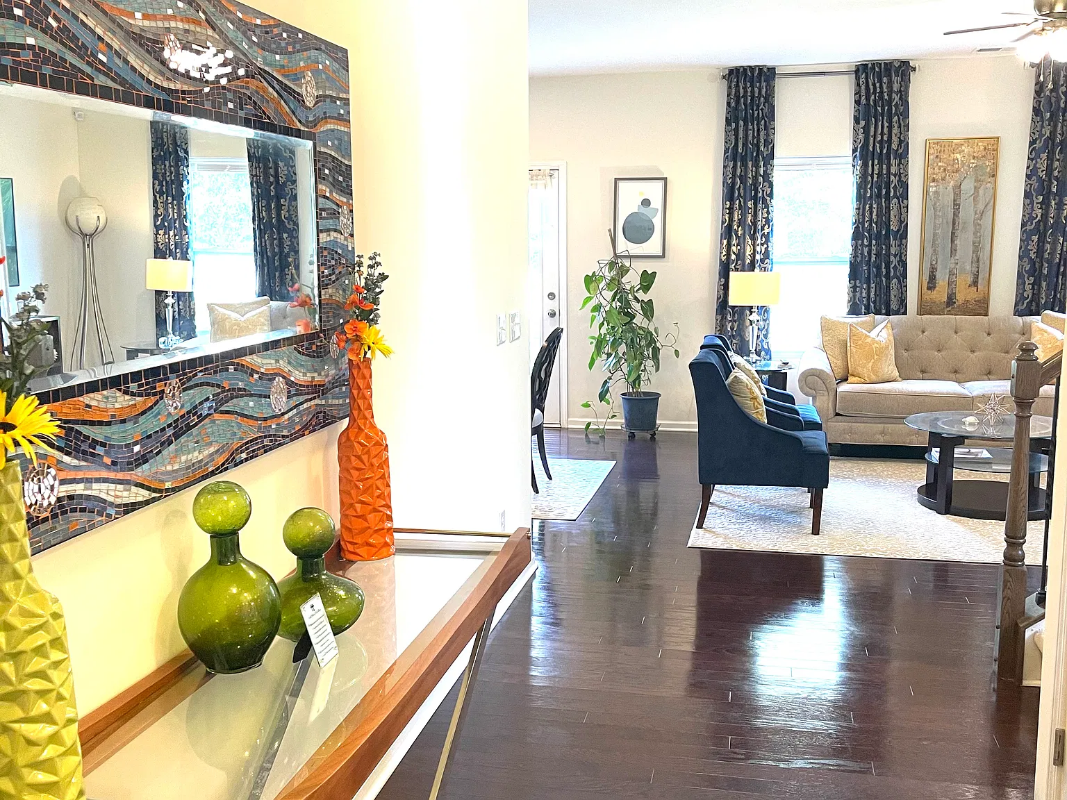 3 bed, 2.5 bath, 1946 sqft, $2,600 — Photo 2