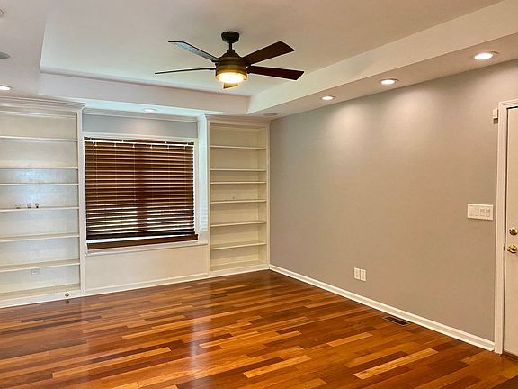 2nd image of 2421 Senseney Dr