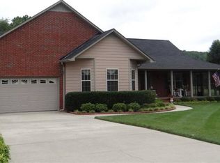 1104 N Plantation Dr, Cookeville, TN 38506