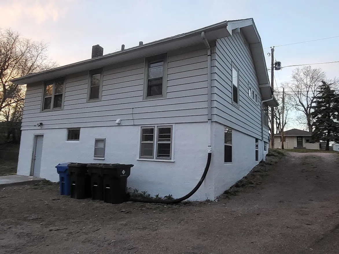 Building Photo - 3912 W 4th St
