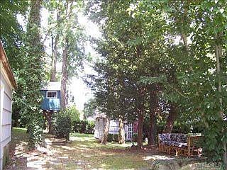 2nd image of 50 Locust Ave