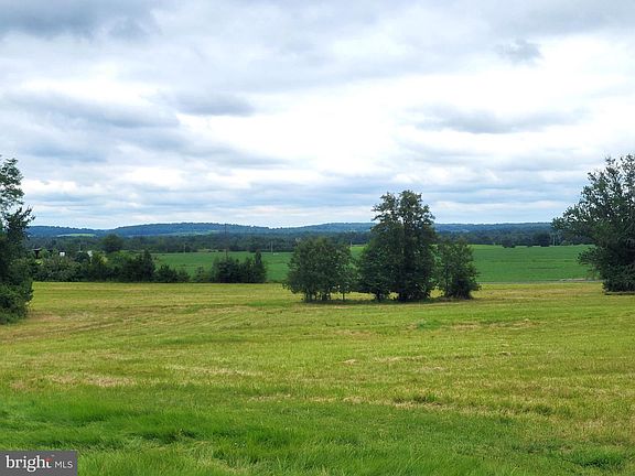 4th image of 179 Topper Rd