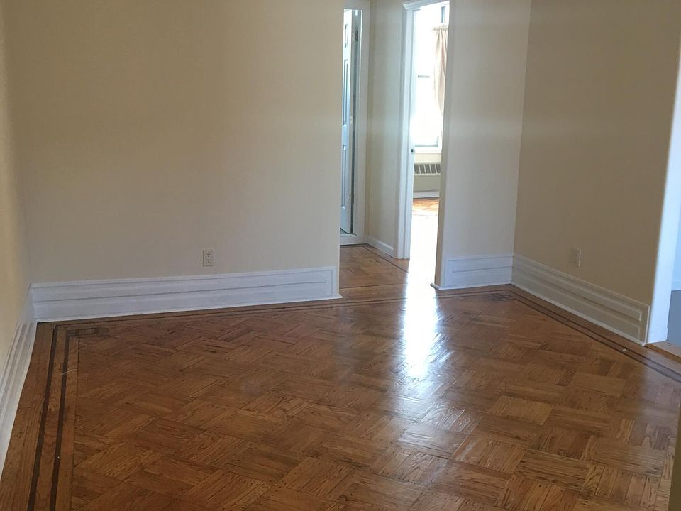 1st image of 8419 19th Ave #3