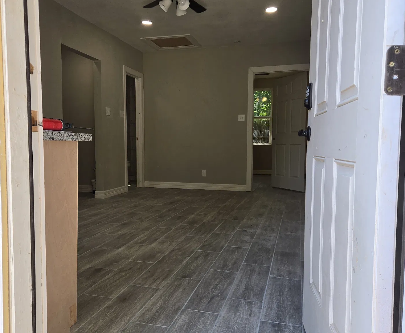 1 bed, 450 sqft, $1,285 — Photo 3