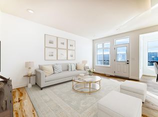 6315 27th Ave NW, Edmonton, AB T6L3X3