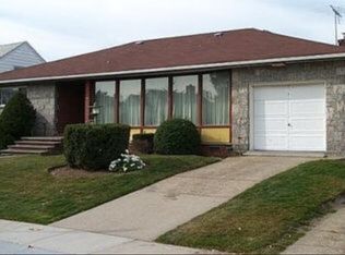 15 Sussex Rd #1FAMILY, Elmont, NY 11003
