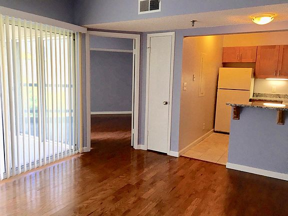 4th image of 900 19th Ave S Floor 6