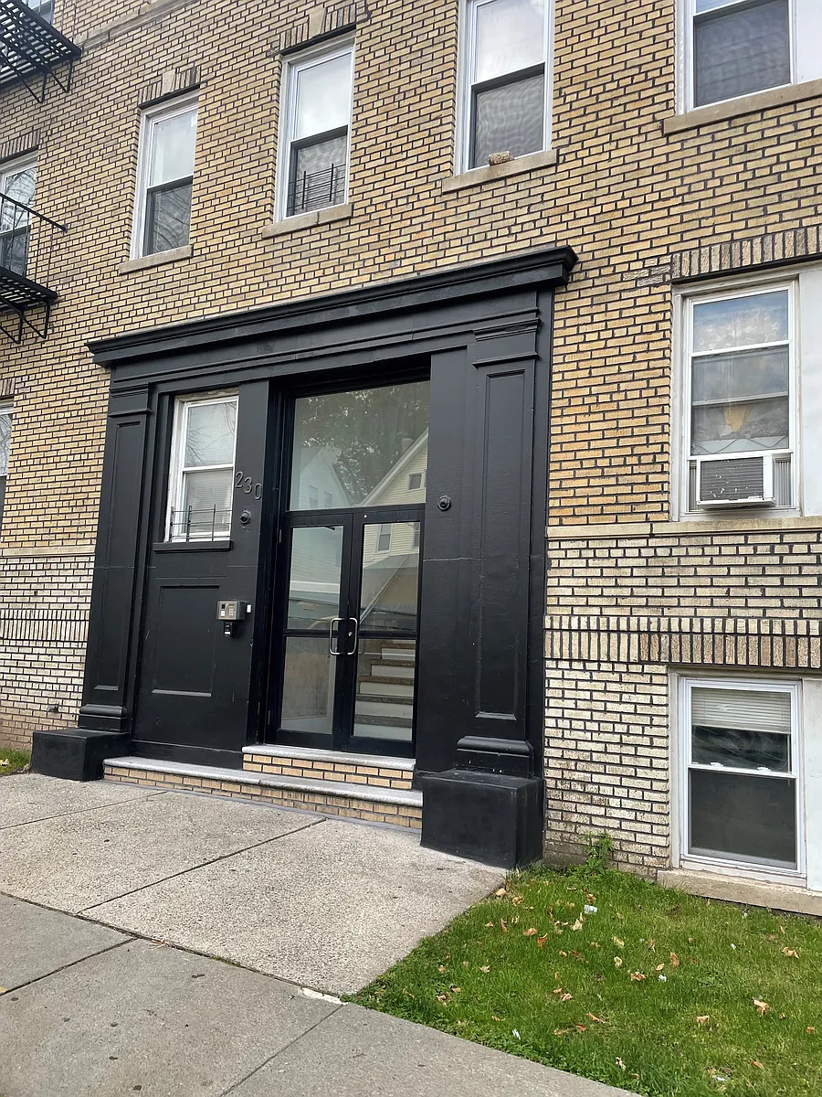 Building Photo - 230 Washington St #3