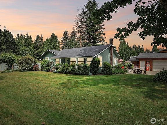 3rd image of 1105 Dyer Road