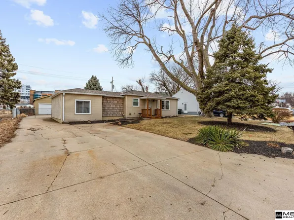 8335 California St, Omaha, NE 68114