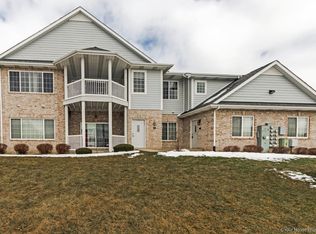 9274 Creekside Cir UNIT 236, Pleasant Prairie, WI 53158