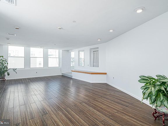 4th image of 1520 Kater St #Penthouse