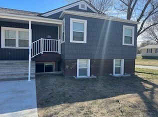 534 W 6th St APT 1, Concordia, KS 66901