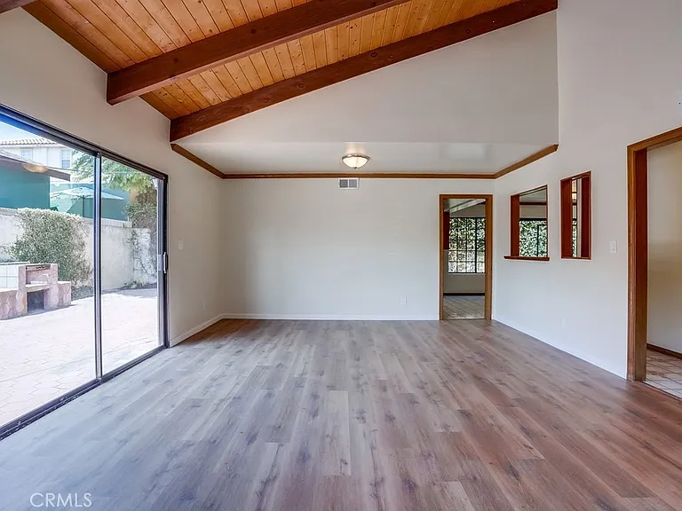 1307 Mackay Ln — Photo 13