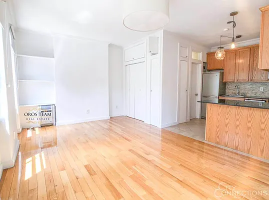 Rented by City Connections Realty | media 2