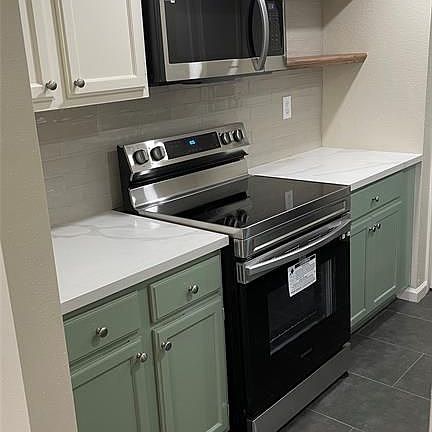 4th image of 5916 Arncliffe Dr