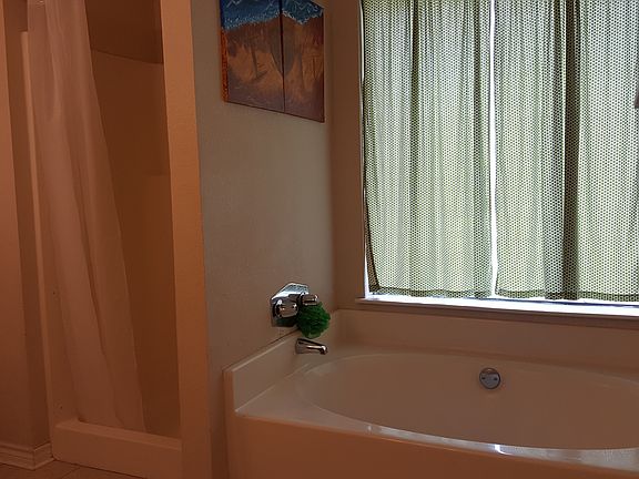 4th image of 5408 Montana Dr