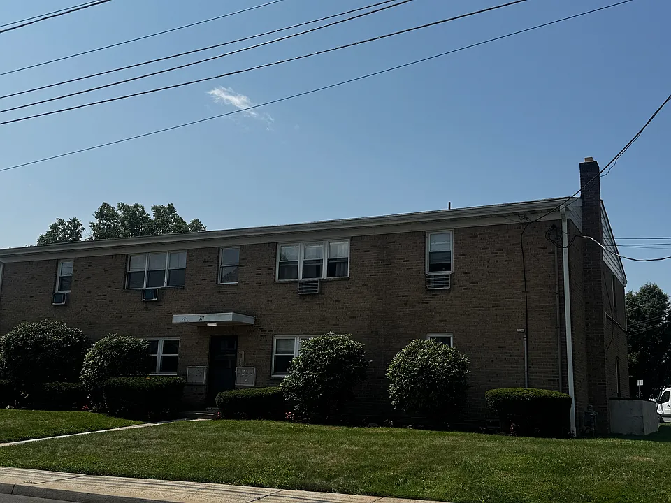 317 E Grand Ave #2
