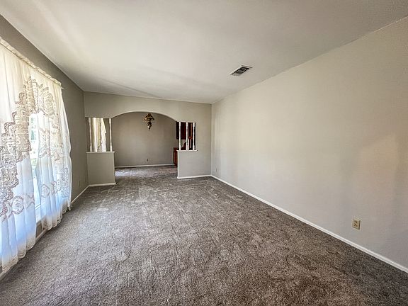 5th image of 986 Lone Star Dr