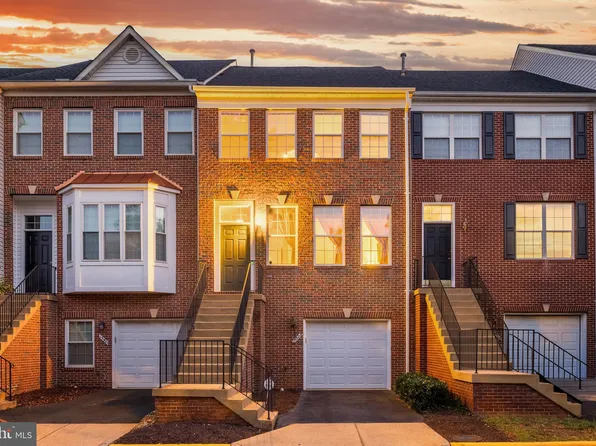 13323 Zachary Taylor Cir, Herndon, VA 20171