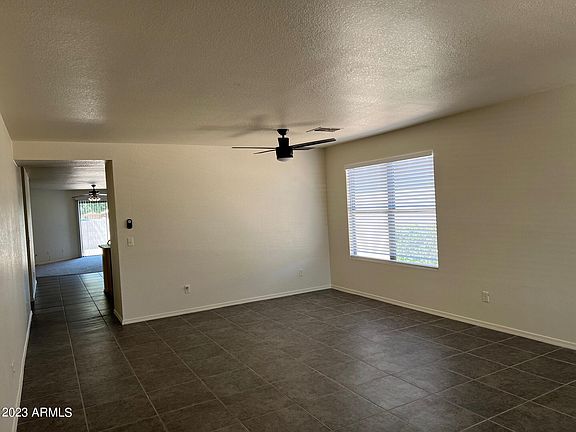3rd image of 566 W KINGMAN Drive
