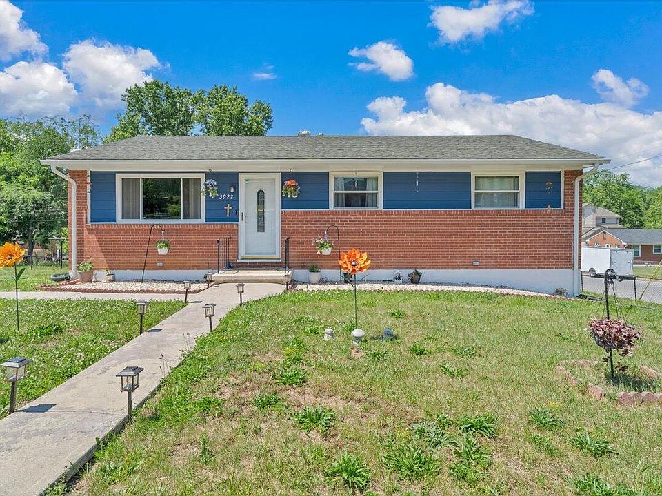 1st image of 3922 Lilac Ave NW